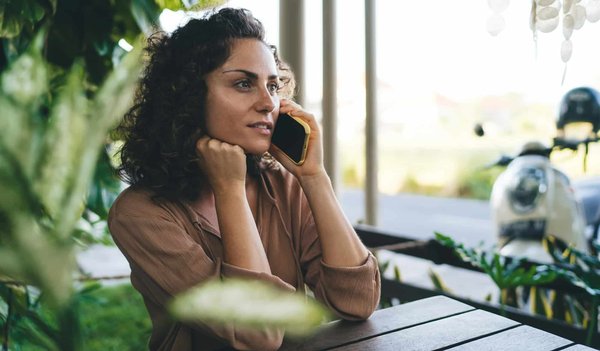 What are the steps to form a UK-based virtual legal consultancy and ensure compliance with Legal Services Act?